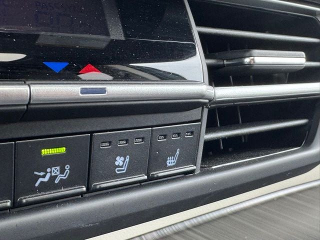 2024 Toyota Sienna Platinum 7 Passenger