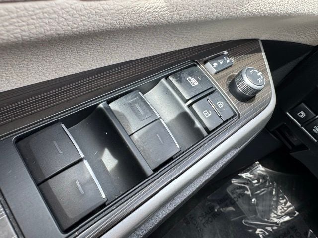 2024 Toyota Sienna Platinum 7 Passenger