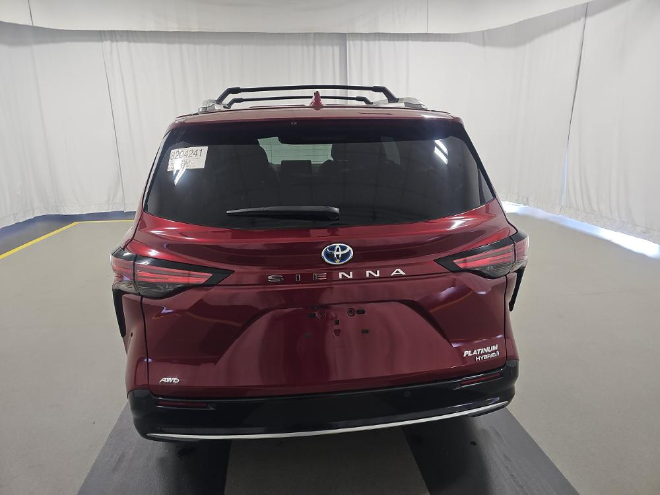 2024 Toyota Sienna Platinum 7 Passenger