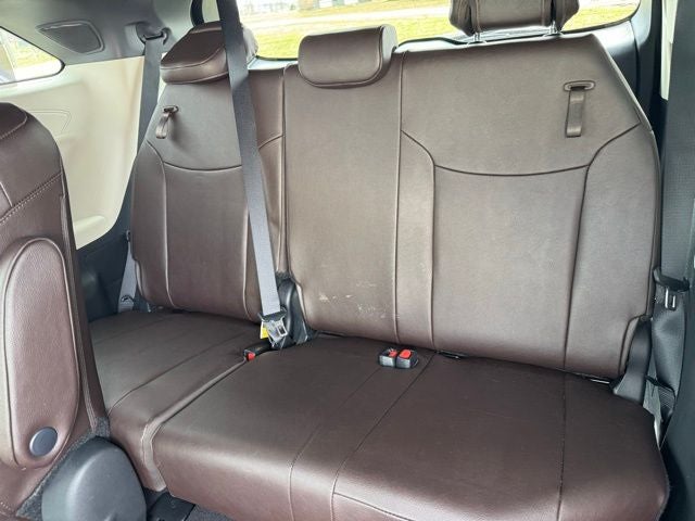 2024 Toyota Sienna Platinum 7 Passenger