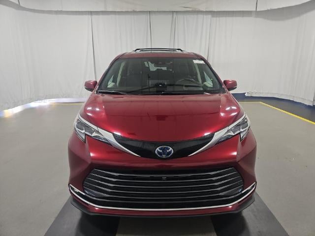 2024 Toyota Sienna Platinum 7 Passenger