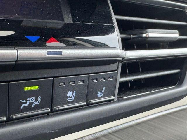 2024 Toyota Sienna Platinum 7 Passenger