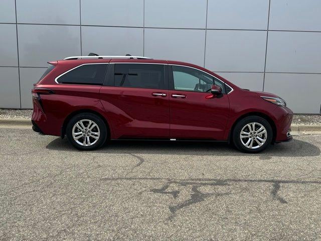 2024 Toyota Sienna Platinum 7 Passenger