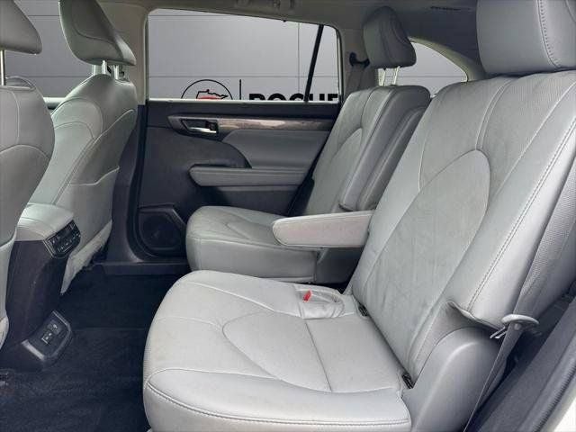 2022 Toyota Highlander Platinum AWD