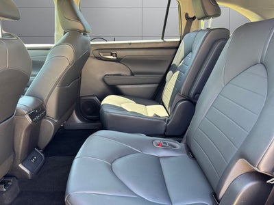 2020 Toyota Highlander Hybrid XLE AWD