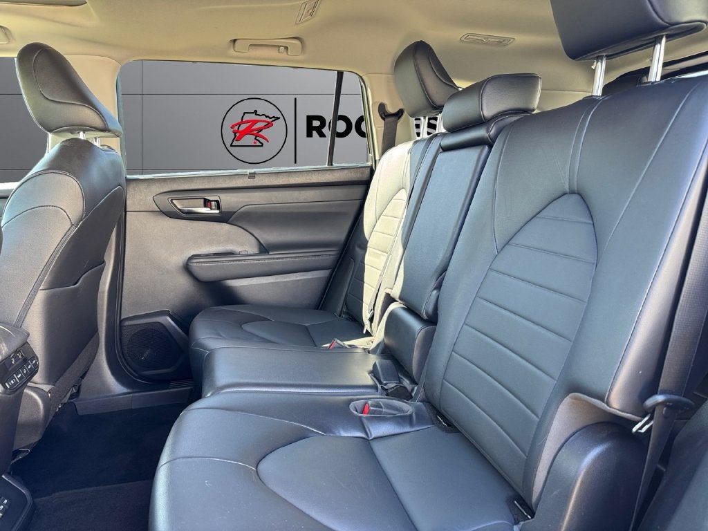 2022 Toyota Highlander Hybrid XLE AWD