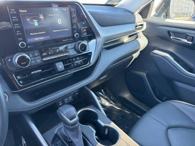 2022 Toyota Highlander Hybrid XLE AWD