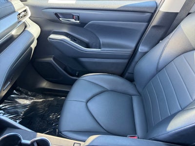 2022 Toyota Highlander Hybrid XLE AWD