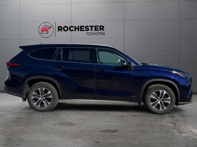 2022 Toyota Highlander Hybrid XLE AWD