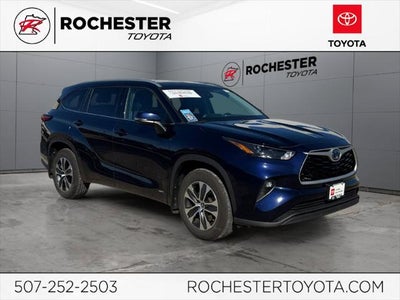 2022 Toyota Highlander Hybrid XLE AWD