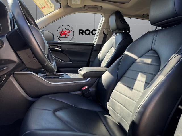 2022 Toyota Highlander Hybrid XLE AWD