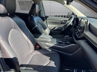 2022 Toyota Highlander Hybrid XLE AWD