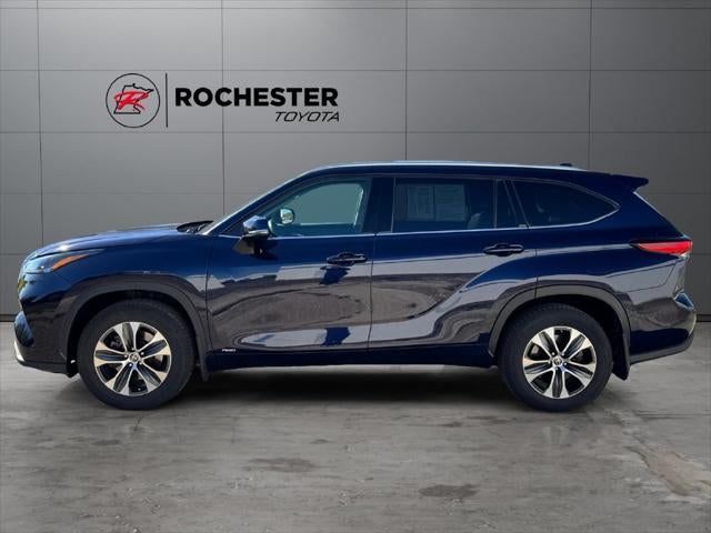2022 Toyota Highlander Hybrid XLE AWD