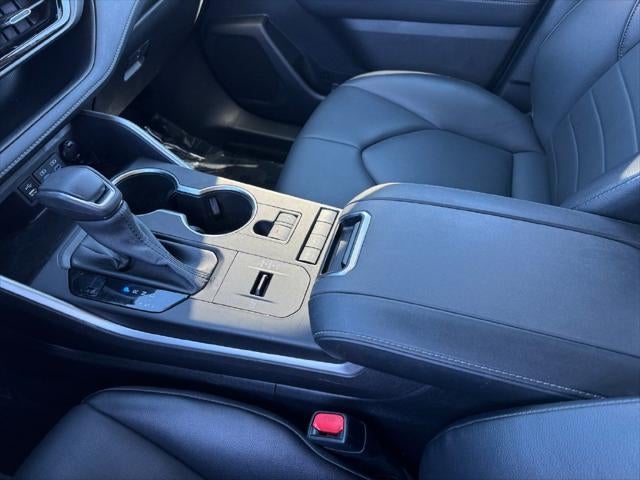 2022 Toyota Highlander Hybrid XLE AWD