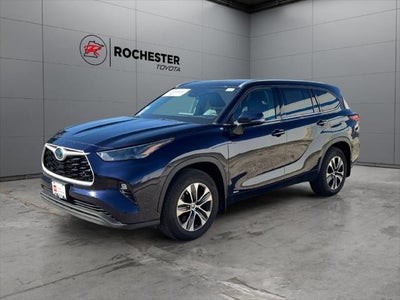 2022 Toyota Highlander Hybrid XLE AWD