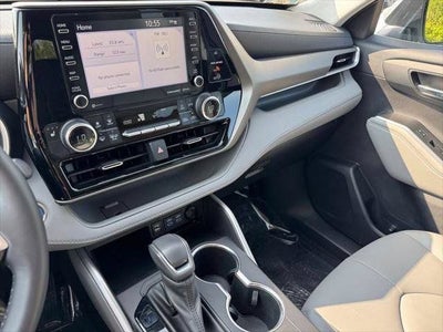 2022 Toyota Highlander Hybrid XLE AWD