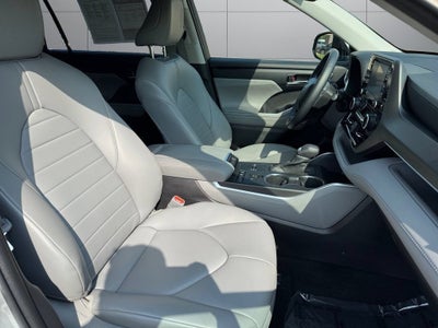 2022 Toyota Highlander Hybrid XLE AWD