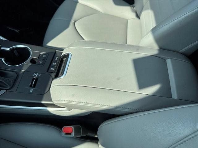 2022 Toyota Highlander Hybrid XLE AWD
