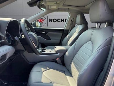 2022 Toyota Highlander Hybrid XLE AWD