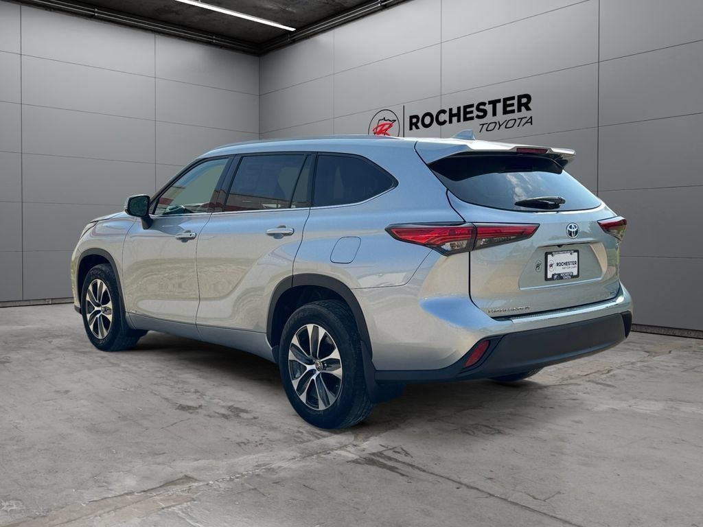 2022 Toyota Highlander Hybrid XLE AWD