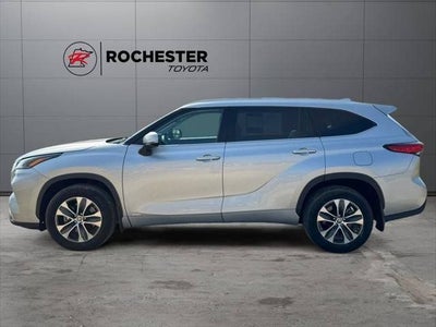 2022 Toyota Highlander Hybrid XLE AWD