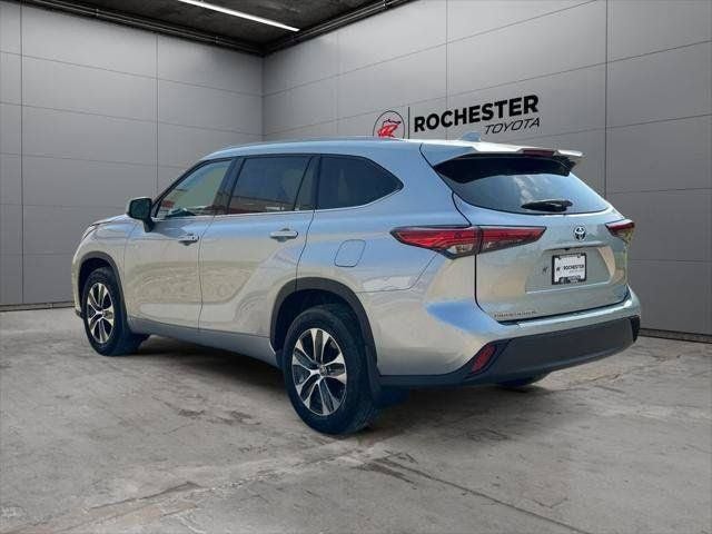 2022 Toyota Highlander Hybrid XLE AWD