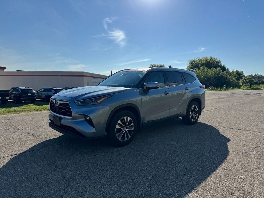 2022 Toyota Highlander Hybrid XLE AWD