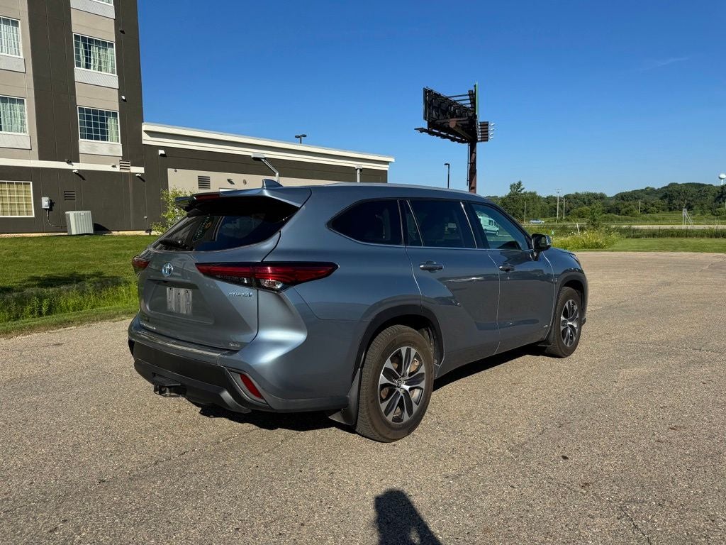 2022 Toyota Highlander Hybrid XLE AWD