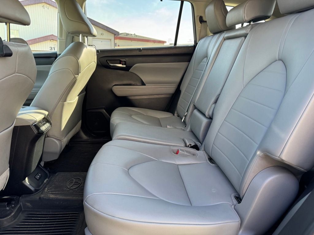 2022 Toyota Highlander Hybrid XLE AWD