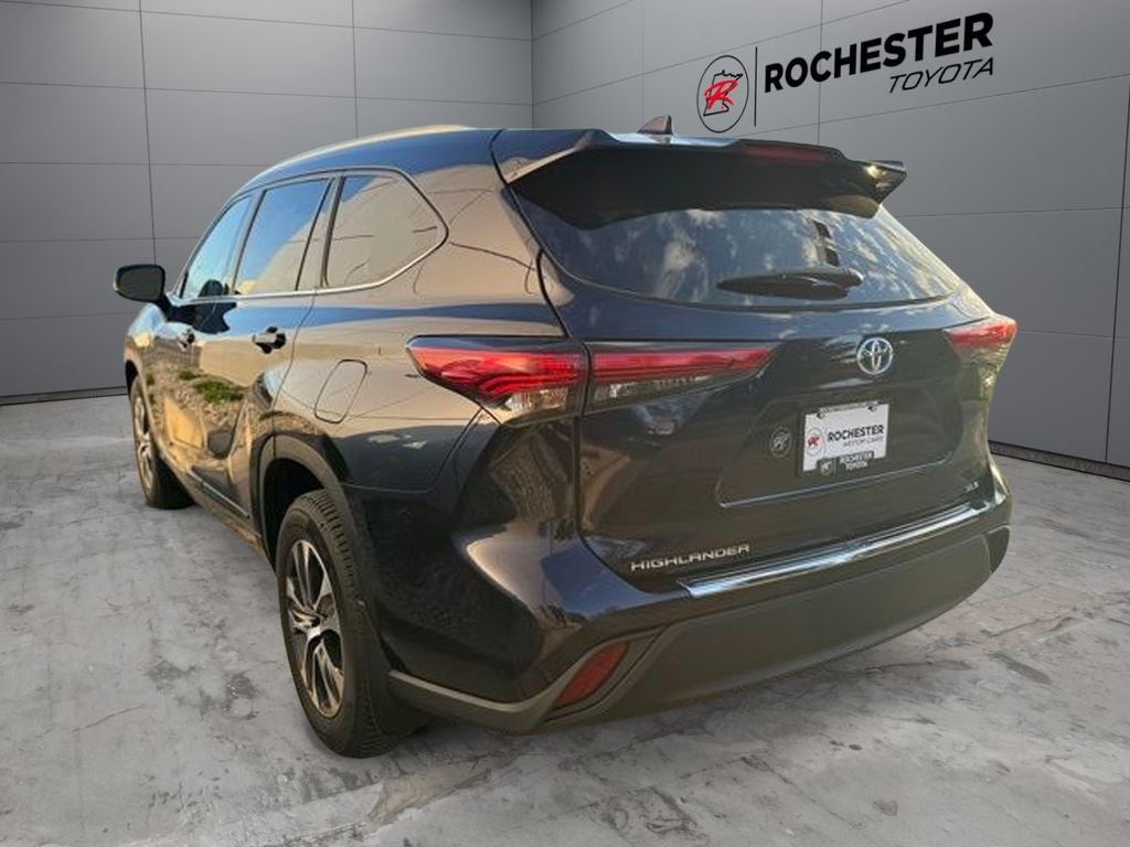 2022 Toyota Highlander Hybrid XLE AWD
