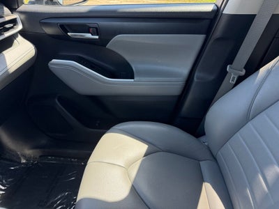 2022 Toyota Highlander XLE AWD