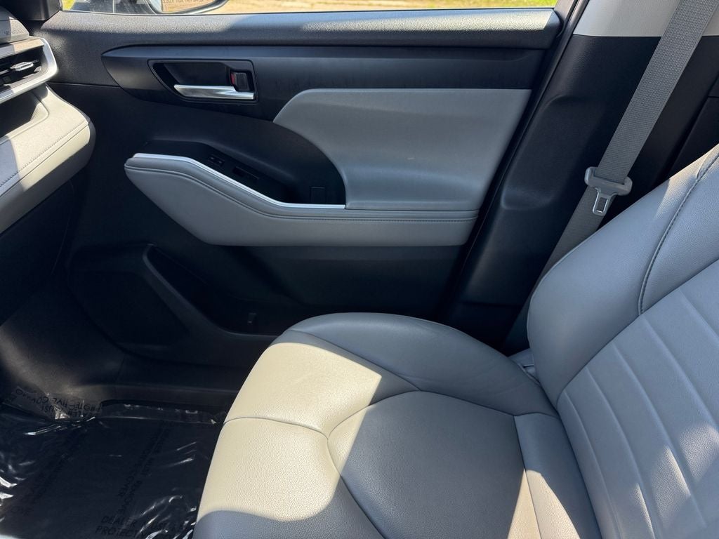 2022 Toyota Highlander XLE AWD