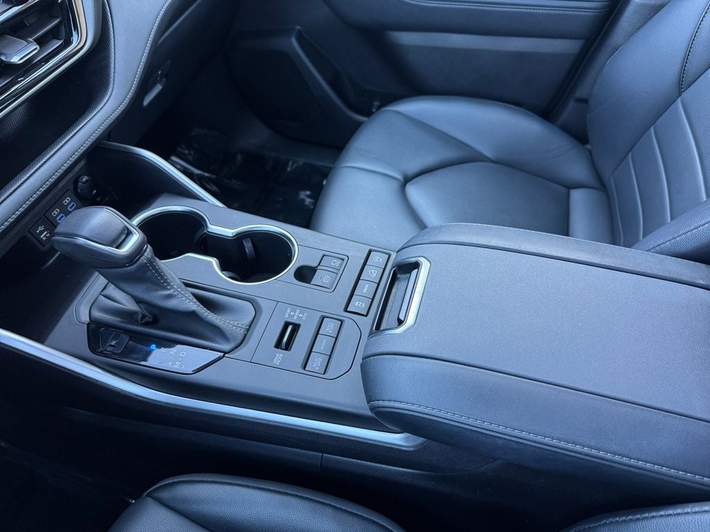 2022 Toyota Highlander XLE AWD