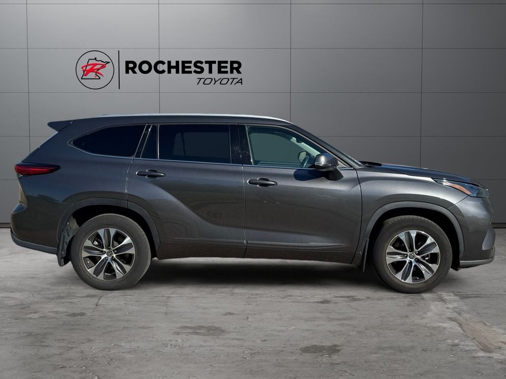 2022 Toyota Highlander XLE AWD