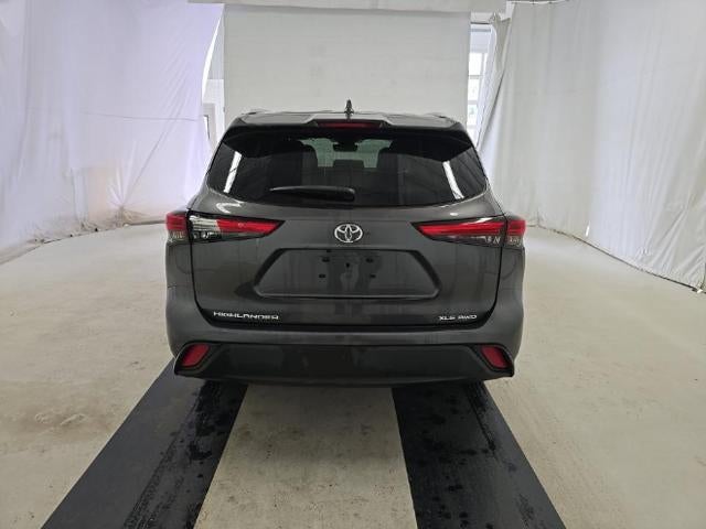 2022 Toyota Highlander XLE AWD