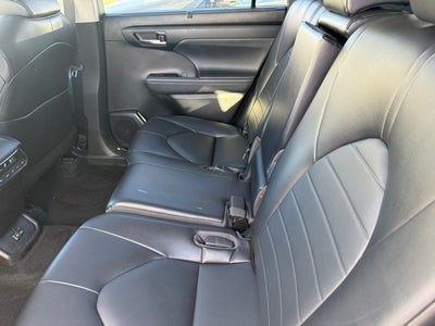 2022 Toyota Highlander XLE AWD