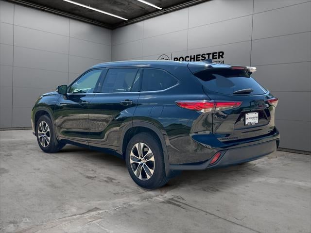 2022 Toyota Highlander XLE AWD
