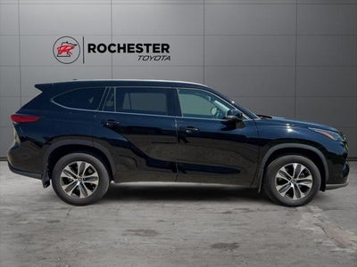 2022 Toyota Highlander XLE AWD