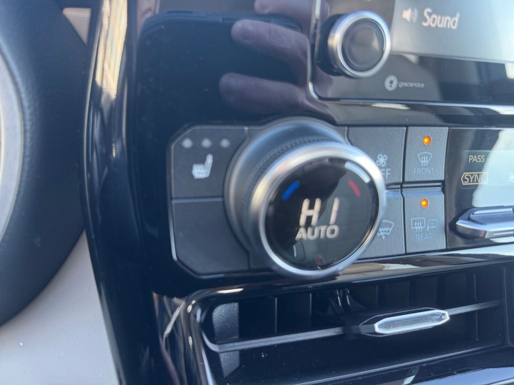 2022 Toyota Highlander XLE AWD