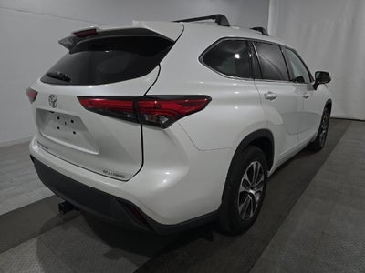 2022 Toyota Highlander XLE AWD