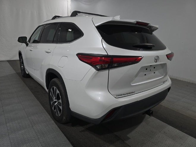 2022 Toyota Highlander XLE AWD