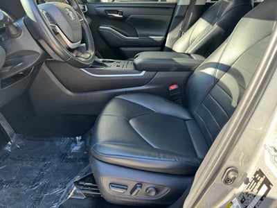 2022 Toyota Highlander XLE AWD