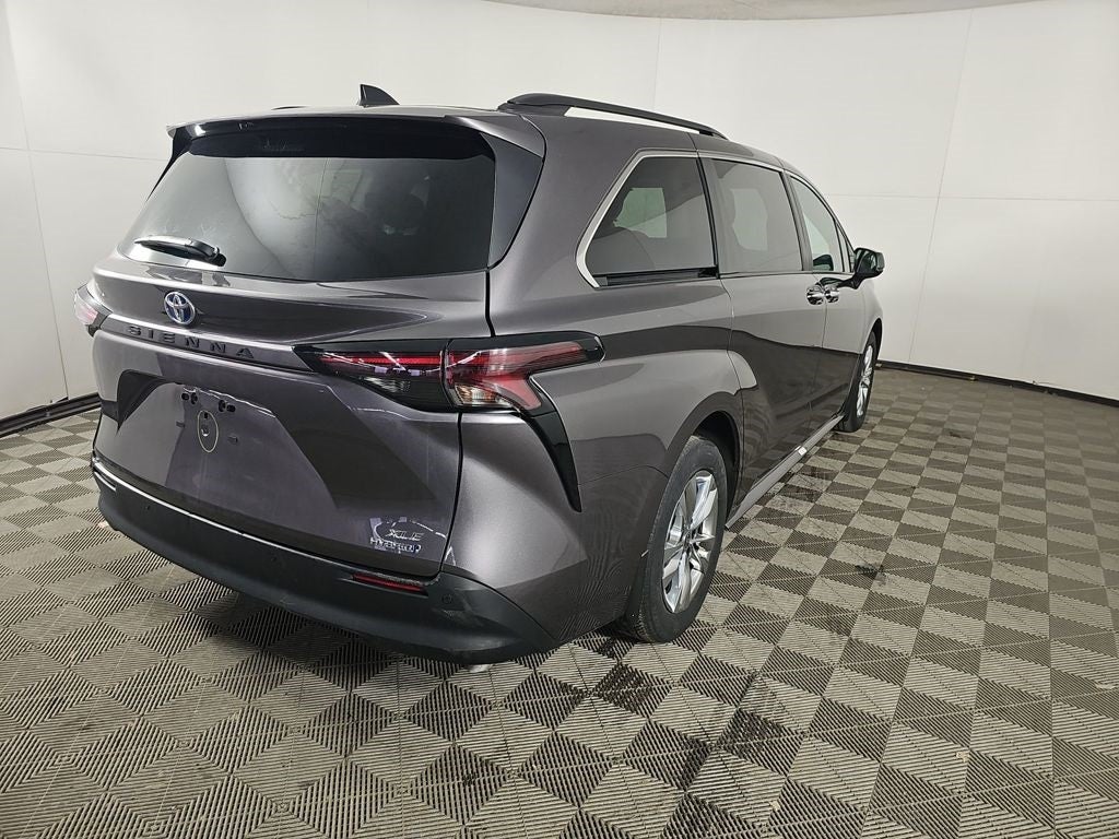 2023 Toyota Sienna XLE 7 Passenger