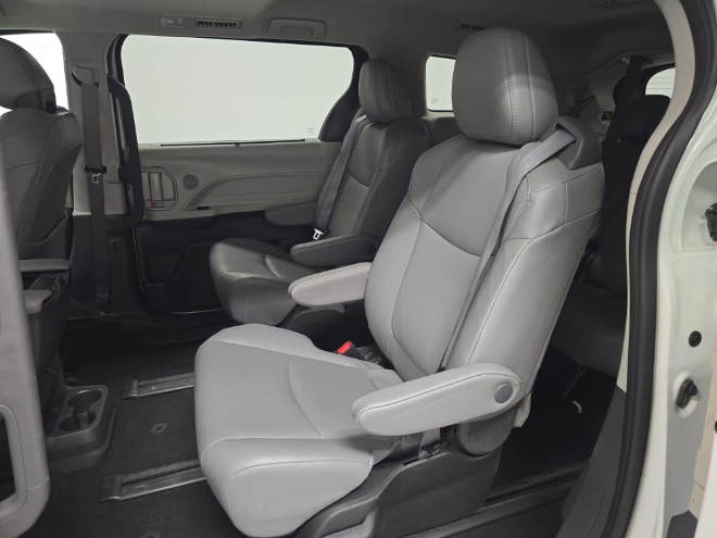 2024 Toyota Sienna XLE 7 Passenger