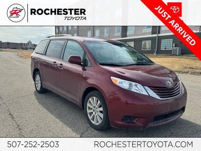 2017 Toyota Sienna LE 7 Passenger