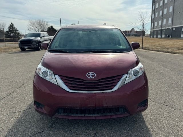 2017 Toyota Sienna LE 7 Passenger