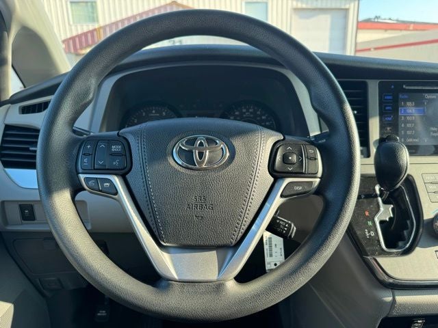 2017 Toyota Sienna LE 7 Passenger