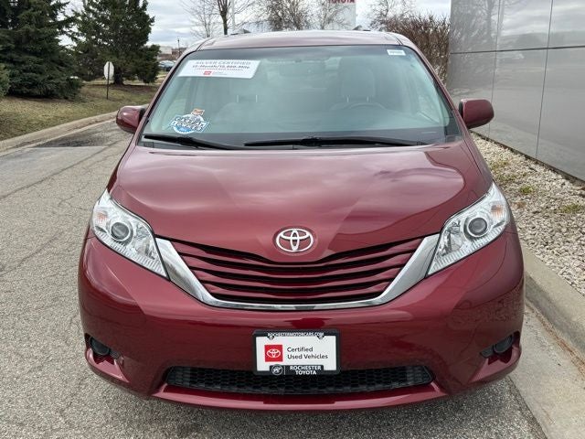 2017 Toyota Sienna LE 7 Passenger