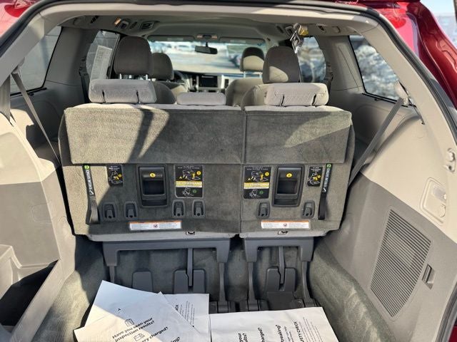 2017 Toyota Sienna LE 7 Passenger