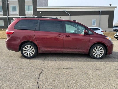2017 Toyota Sienna LE 7 Passenger